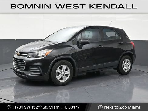 Used 2020 Chevrolet Trax LS FWD image 1