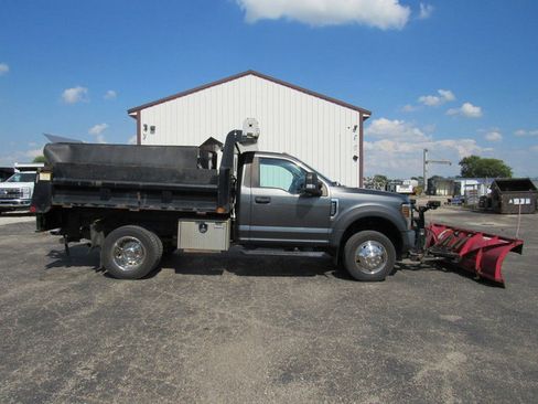 Used 2018 Ford F550 2WD Regular Cab Super Duty w/ Power Equipment Group image 2