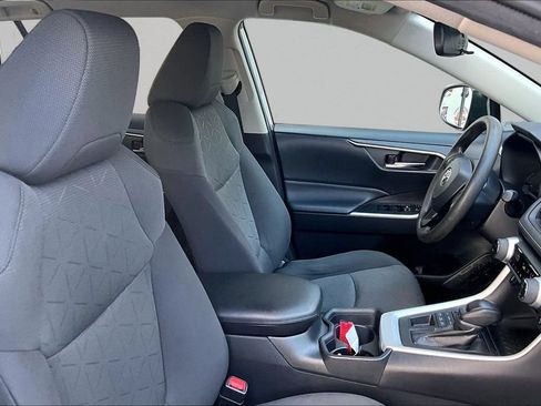 Certified 2021 Toyota RAV4 XLE AWD/4WD image 32