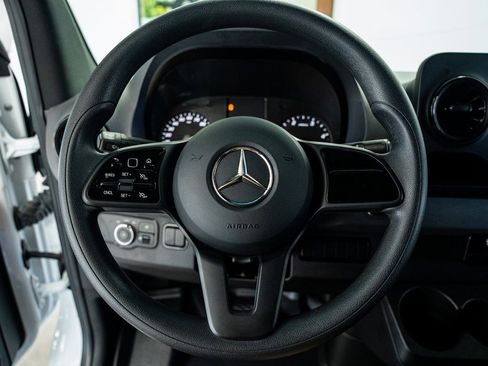 Used 2023 Mercedes-Benz Sprinter 3500 image 28