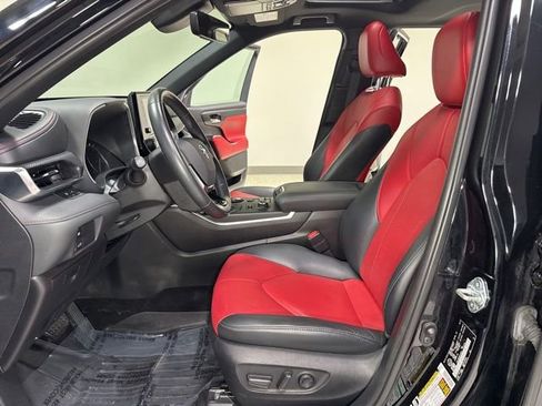 Used 2021 Toyota Highlander XSE AWD/4WD image 15