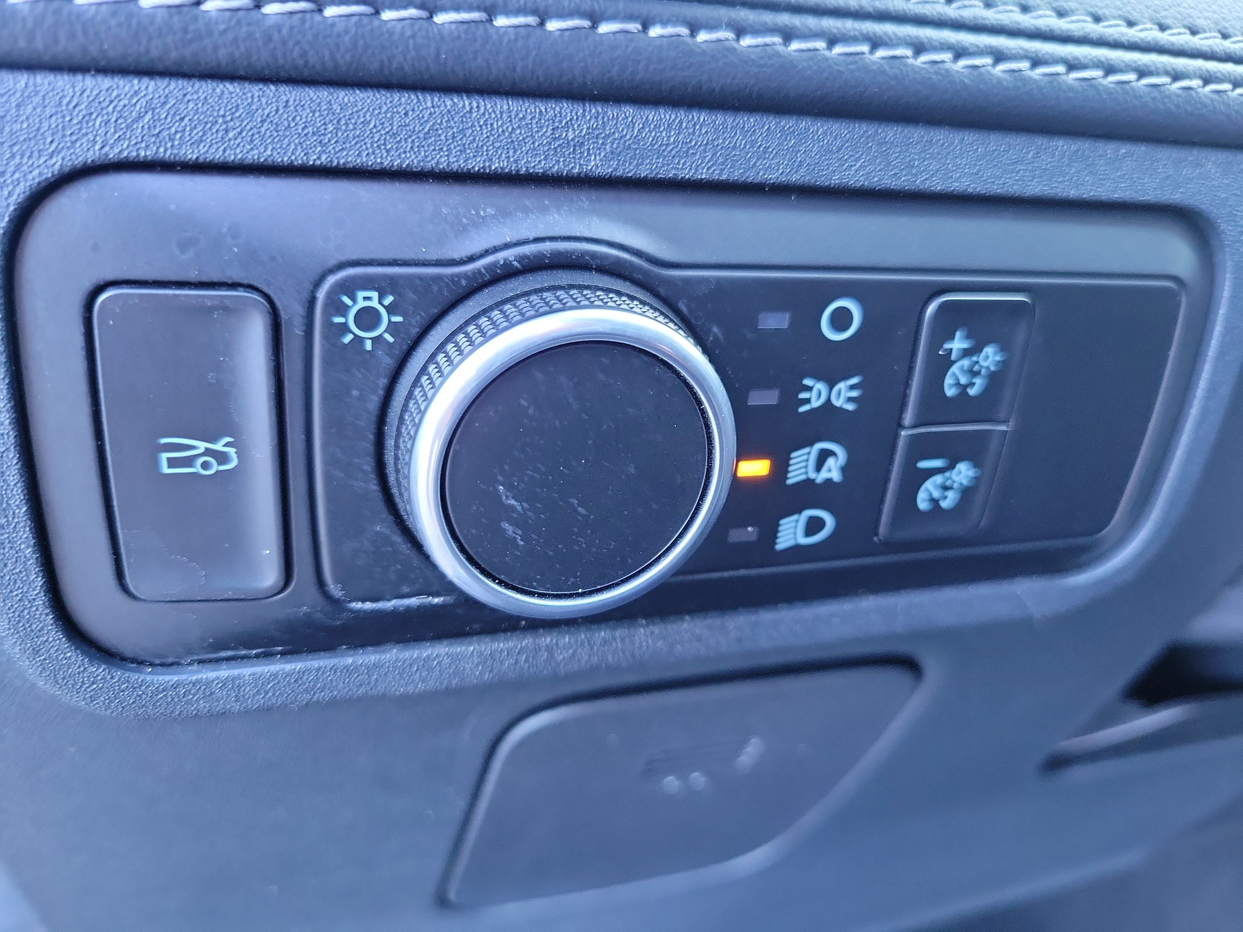 Used 2025 Ford Mustang Premium RWD image 28