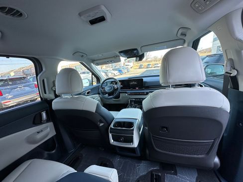 New 2026 Kia Carnival EX FWD image 19