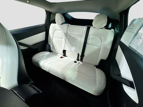 Used 2021 Tesla Model Y Performance image 13