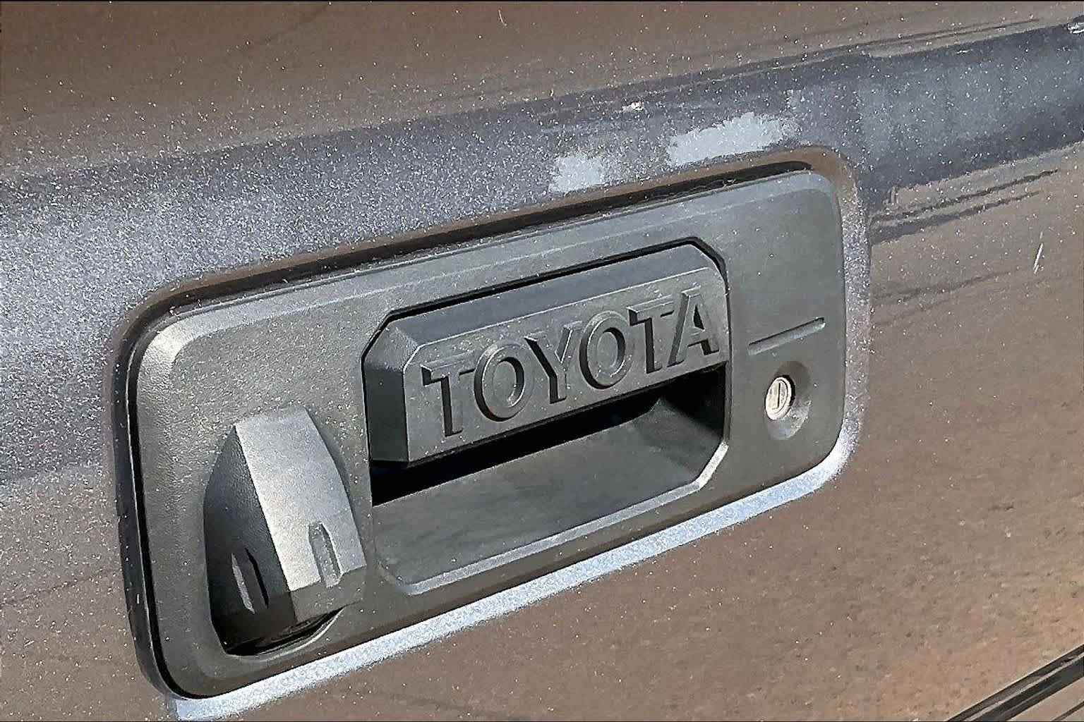 Used 2020 Toyota Tacoma TRD Sport w/ Technology Package AWD/4WD image 30