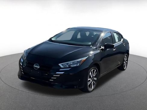 Used 2025 Nissan Versa SV FWD image 7