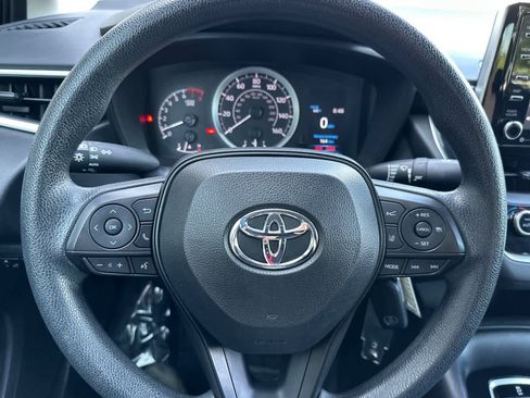 Used 2021 Toyota Corolla LE FWD image 21