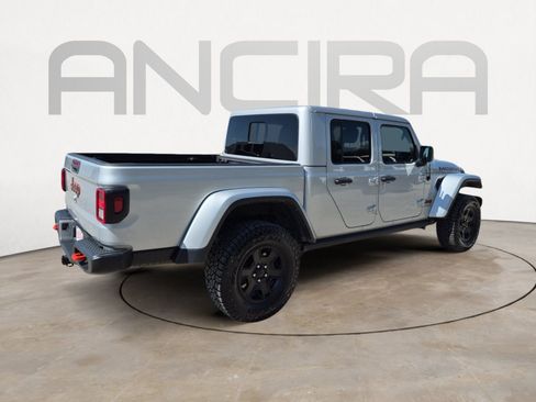 Used 2023 Jeep Gladiator Mojave AWD/4WD image 10