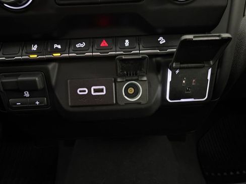 Used 2024 Chevrolet Silverado 2500 Custom w/ Custom Value Package image 54