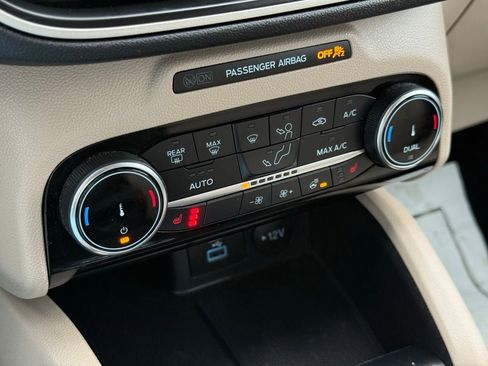 Certified 2022 Ford Escape SEL image 34