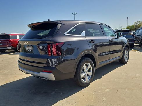New 2026 Kia Sorento LX FWD image 8