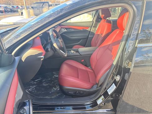 New 2026 MAZDA MAZDA3 Hatchback w/Premium Plus Pkg image 22