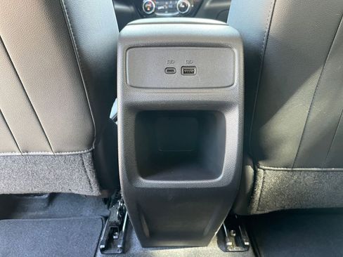 Used 2025 Chevrolet Trax LT image 23