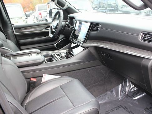 Used 2022 Jeep Wagoneer Series III image 36