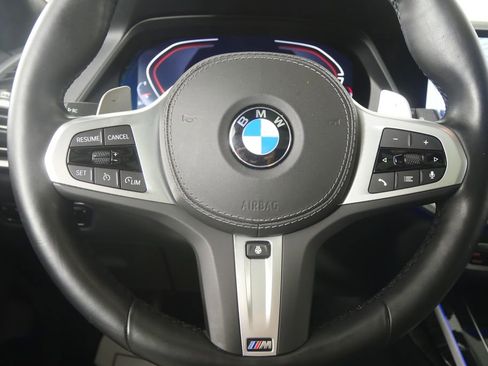 Used 2022 BMW X7 xDrive40i w/ M Sport Package AWD/4WD image 19