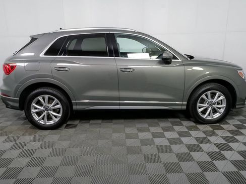 Used 2024 Audi Q3 2.0T Premium w/ Convenience Package image 2