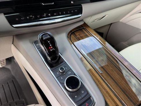 Used 2023 Cadillac Escalade Sport Platinum w/ LPO, ONYX Package image 20