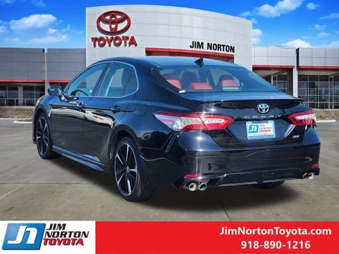 Used 2020 Toyota Camry XSE FWD image 8