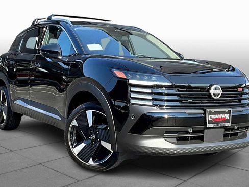 New 2026 Nissan Kicks SR image 2