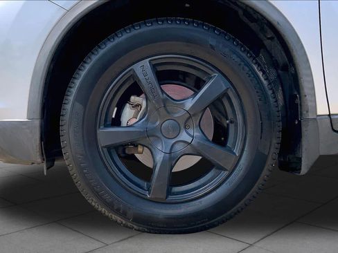 Used 2020 Nissan Rogue SV FWD image 11