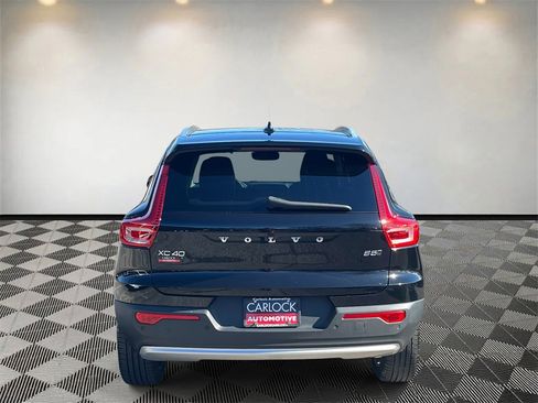 Used 2023 Volvo XC40 B5 Ultimate w/ Climate Package image 4