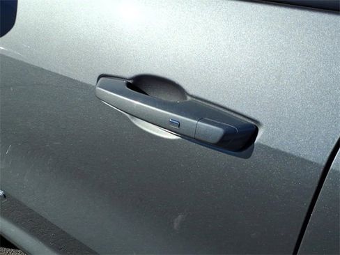 Used 2025 GMC Acadia Elevation image 17