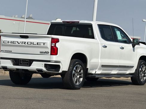 Used 2023 Chevrolet Silverado 1500 High Country w/ Max Trailering Package AWD/4WD image 2