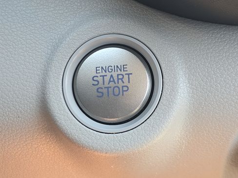 Certified 2024 Hyundai Venue SEL FWD image 23