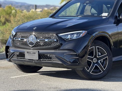 New 2025 Mercedes-Benz GLC 300 4MATIC image 3