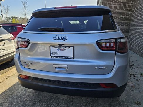 New 2025 Jeep Compass Latitude w/ Sun & Sound Group image 4