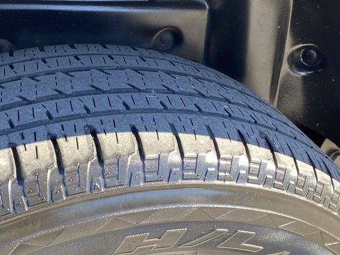 Used 2023 Jeep Wrangler Unlimited Sahara image 35