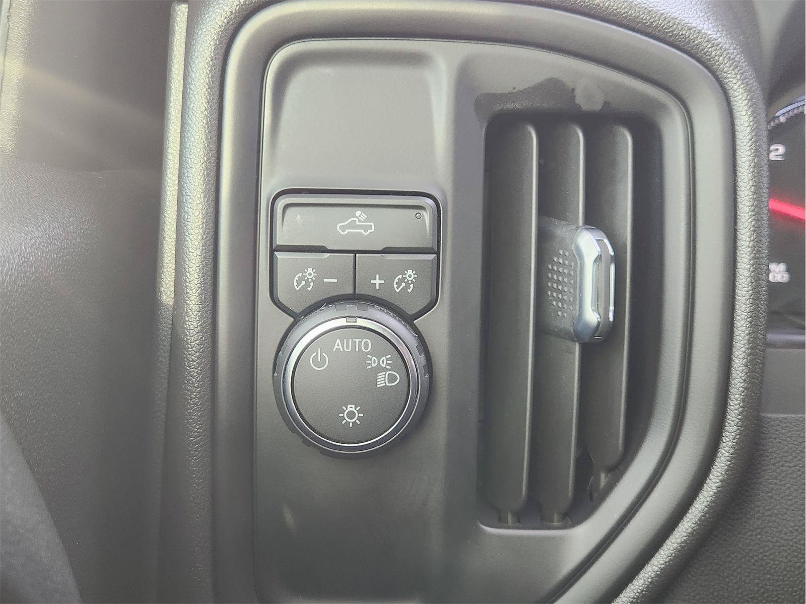 Used 2023 Chevrolet Silverado 1500 Custom RWD image 22