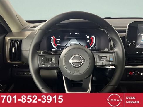 New 2025 Nissan Pathfinder Platinum image 17