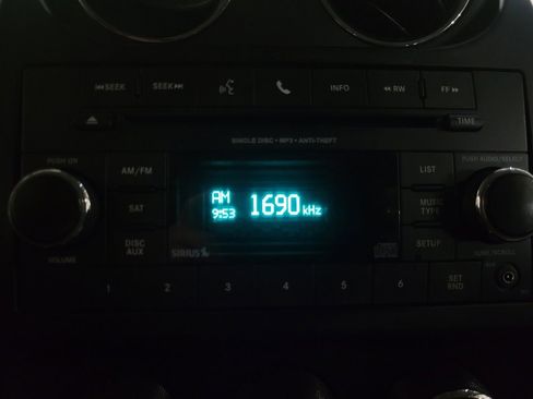 Used 2015 Jeep Patriot High Altitude image 25