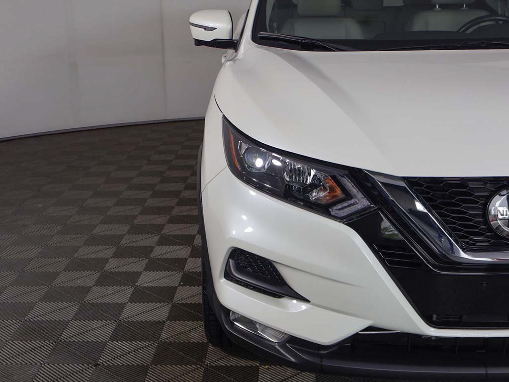Used 2022 Nissan Rogue Sport SV w/ Technology Package AWD/4WD image 12