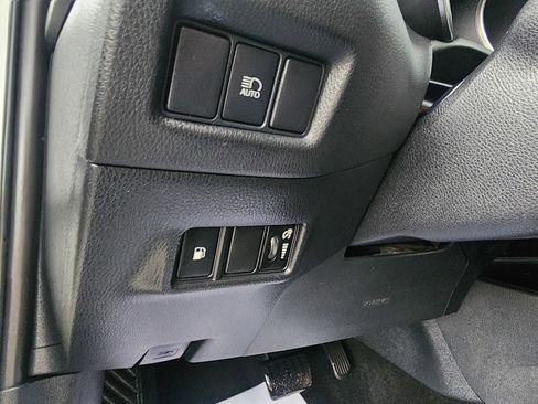 Used 2018 Toyota C-HR XLE FWD image 37