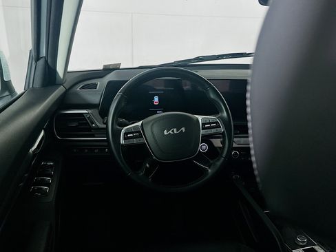 Used 2025 Kia Telluride S image 17