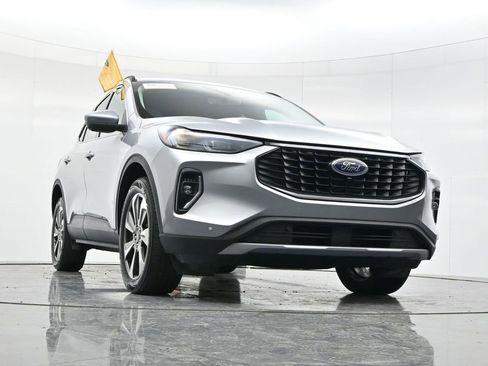 Certified 2023 Ford Escape Platinum image 48