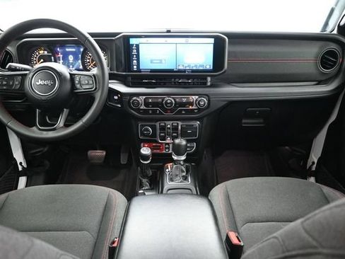 Used 2024 Jeep Wrangler Unlimited Rubicon AWD/4WD image 16