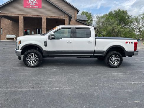 Used 2017 Ford F250 Lariat w/ Lariat Ultimate Package image 2