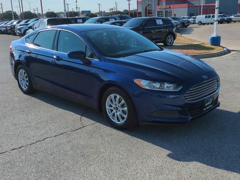 Used 2016 Ford Fusion S FWD image 2