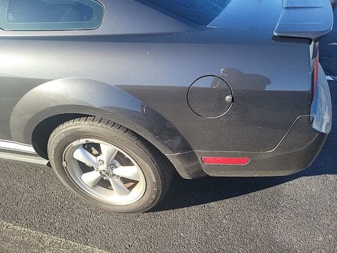 Used 2007 Ford Mustang Coupe image 11