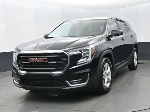 Used 2024 GMC Terrain SLE FWD image 1