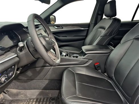 Used 2025 Jeep Grand Cherokee Limited 4xe image 9