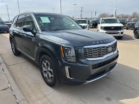 Used 2021 Kia Telluride EX w/ Towing Package image 2