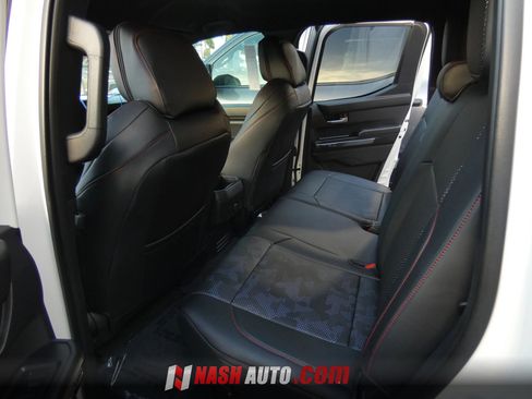 Used 2025 Toyota Tacoma TRD Sport AWD/4WD image 60