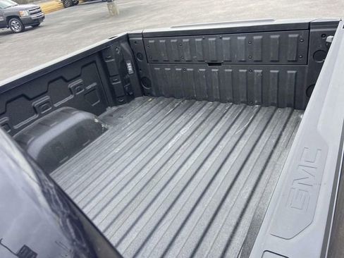 Certified 2022 GMC Sierra 1500 SLT w/ SLT Premium Plus Package image 9