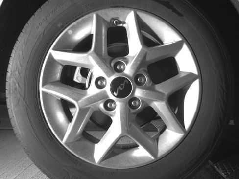 Used 2025 Kia Soul LX w/ LX Technology Package FWD image 18