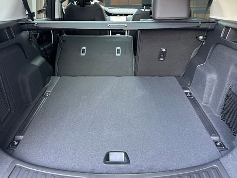 New 2025 Land Rover Discovery Sport S image 27