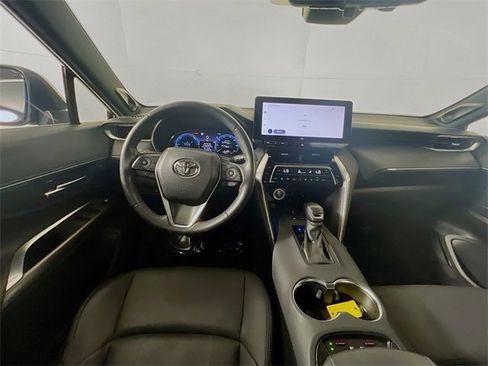 Used 2023 Toyota Venza Limited image 21